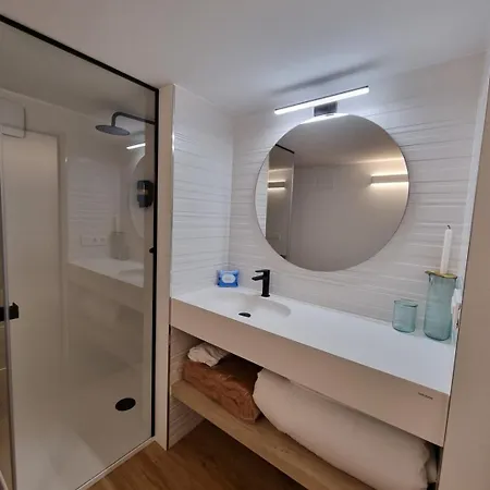 Apartment Vibescoruna- O65.0 *